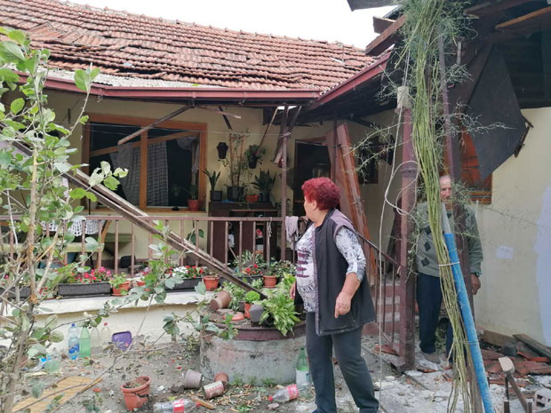 Прве слике експлозије поред касарне у Прокуљу: У тренутку је нешто зазујало, а онда се чула ненормална експлозија